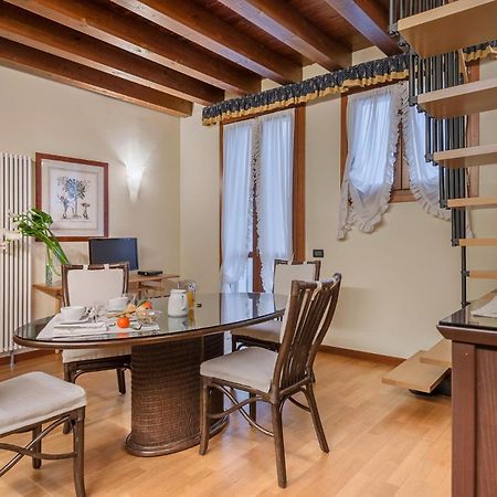 Palazzo Brando - Living Apartments トレヴィーゾ エクステリア 写真