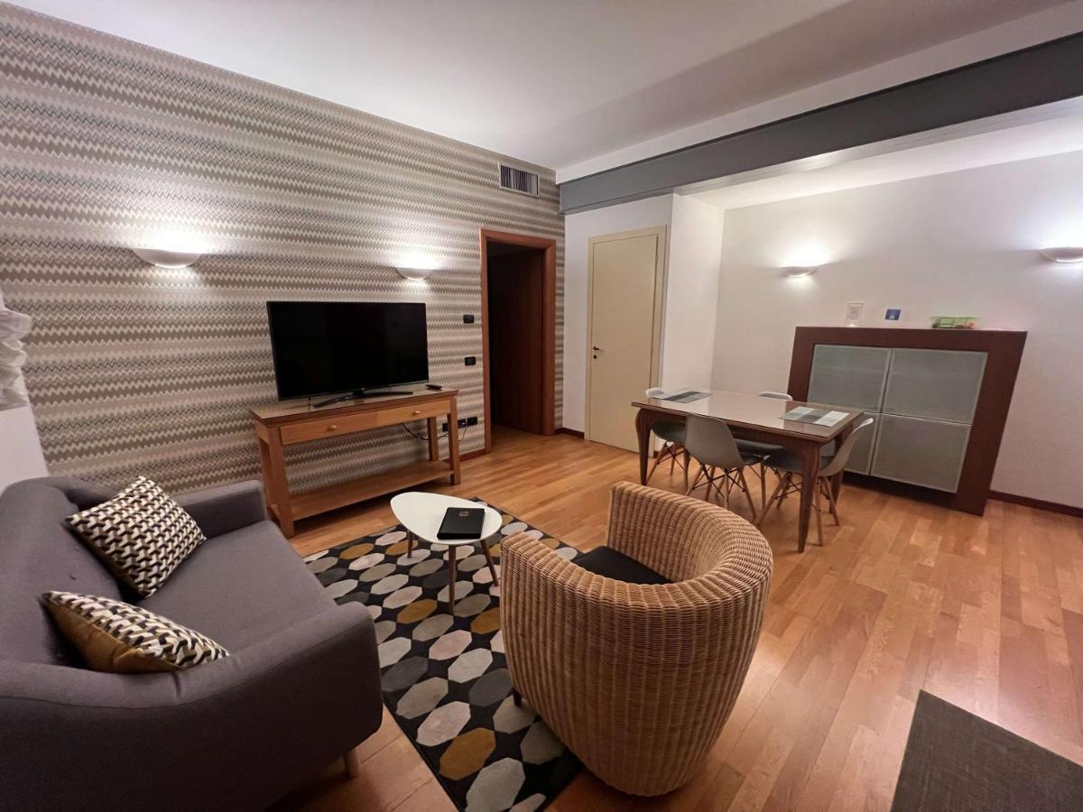 Palazzo Brando - Living Apartments トレヴィーゾ エクステリア 写真