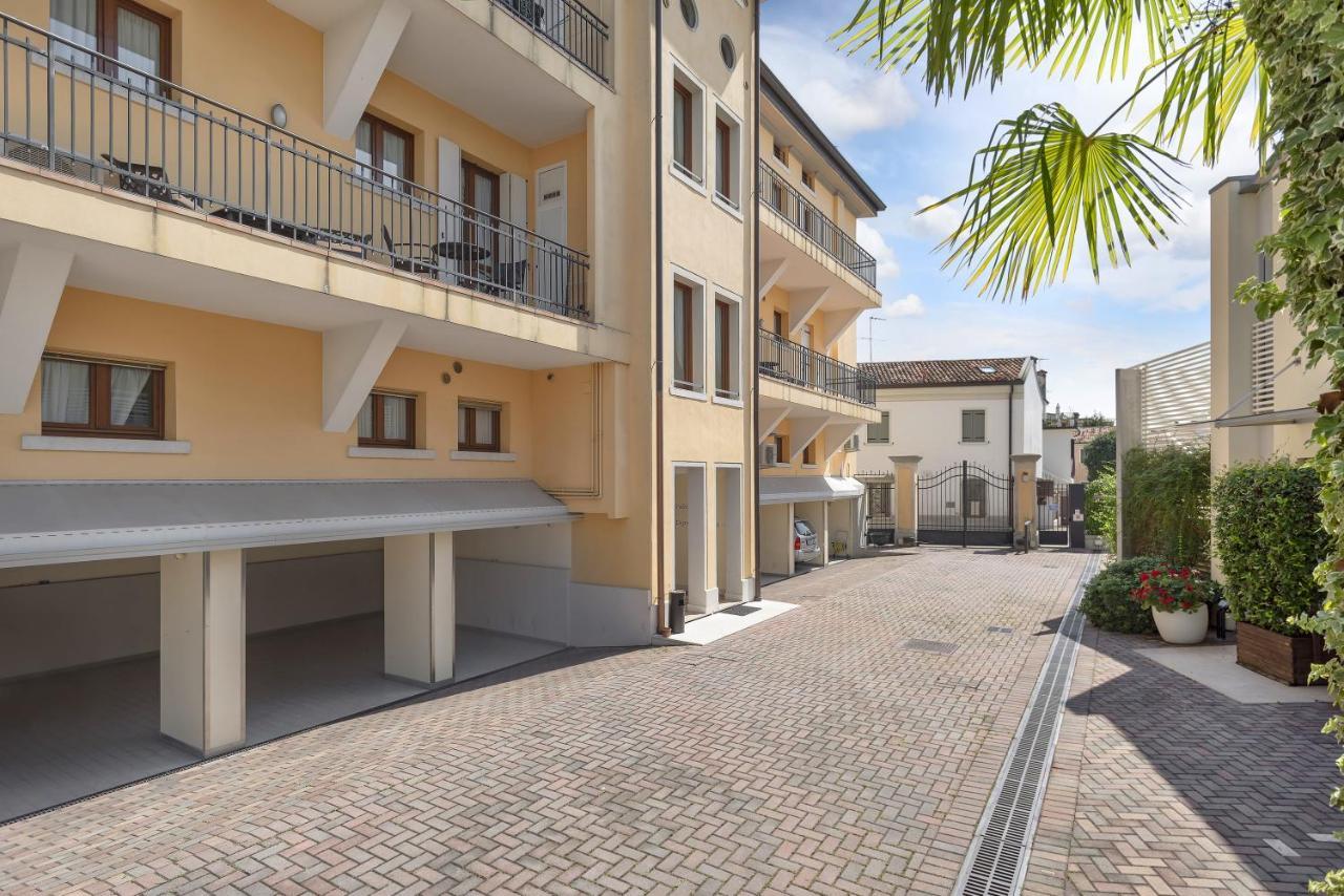 Palazzo Brando - Living Apartments トレヴィーゾ エクステリア 写真