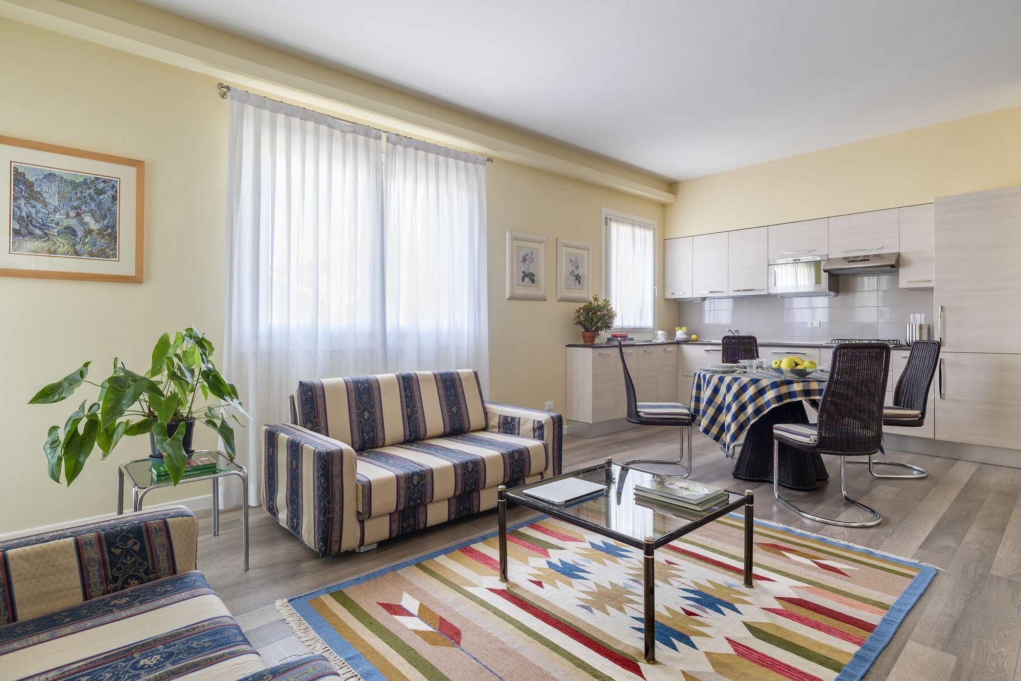 Palazzo Brando - Living Apartments トレヴィーゾ エクステリア 写真