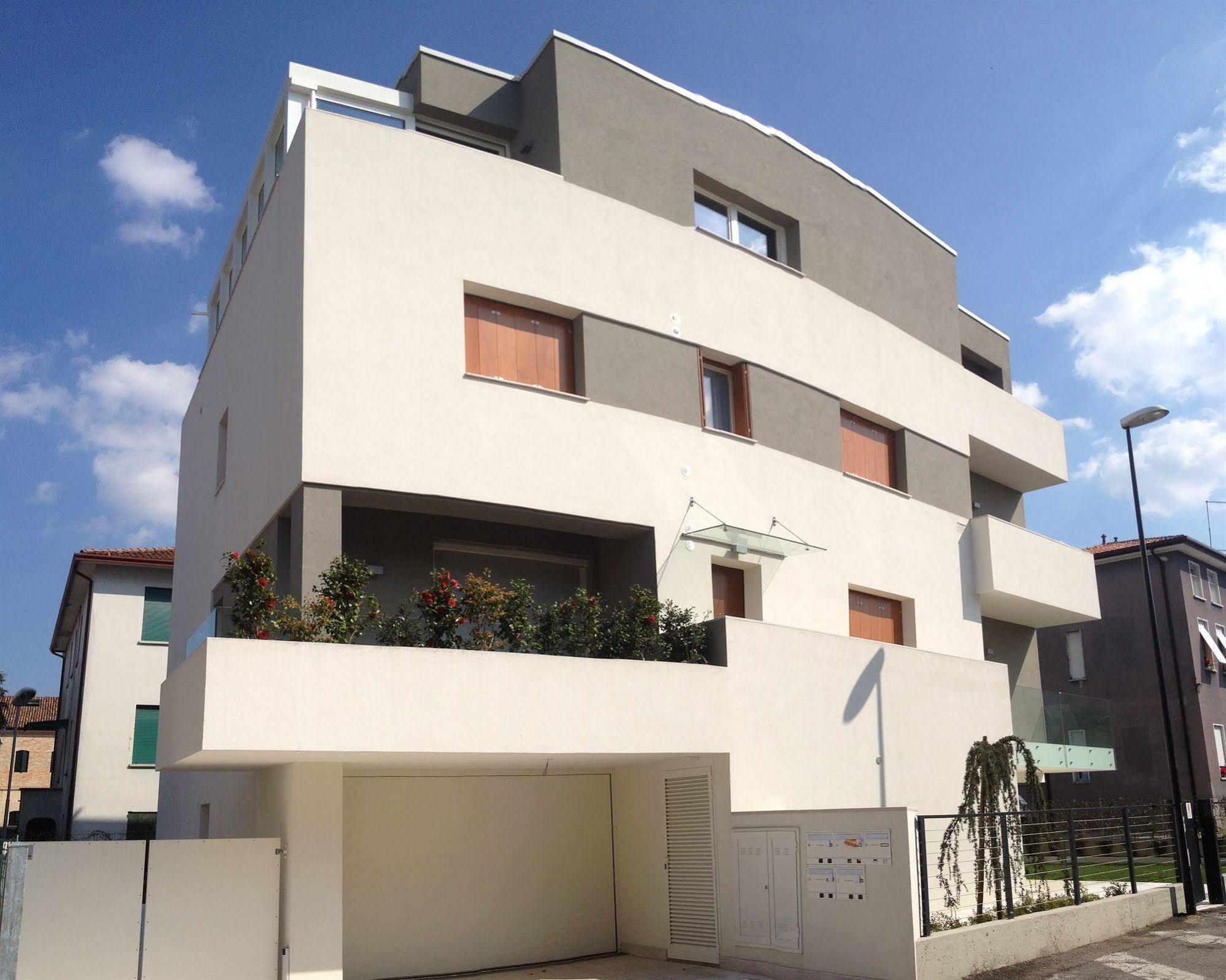 Palazzo Brando - Living Apartments トレヴィーゾ エクステリア 写真